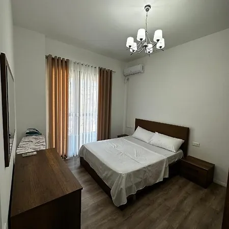 Myhouse At 21 Dhjetori Appartamento